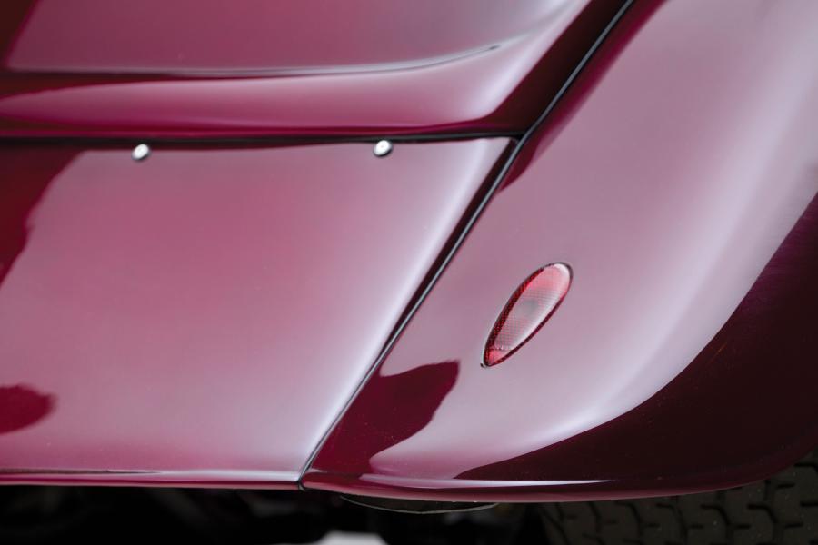  Ford Custom Coupe 1933 года  (фото 15 из 19)
